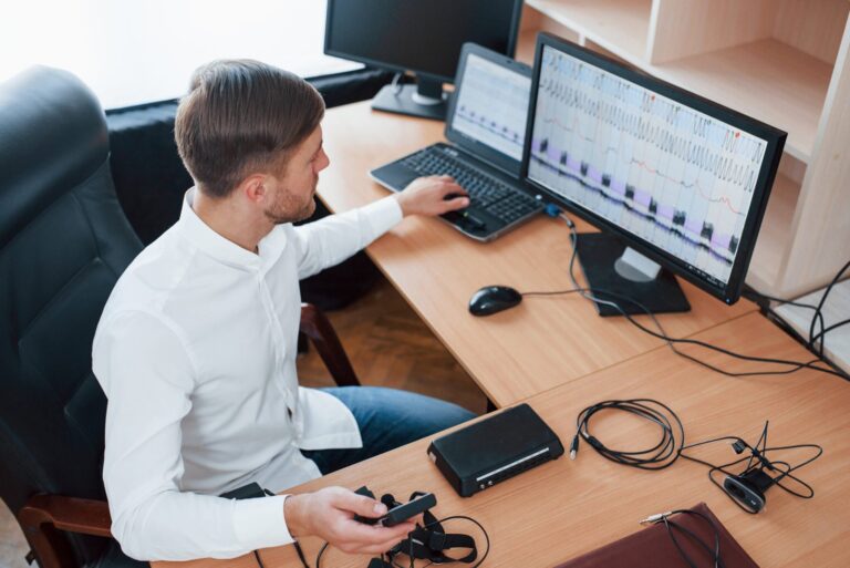 interesting-results-polygraph-examiner-works-office-with-his-lie-detector-s-equipment-2048x1367-1